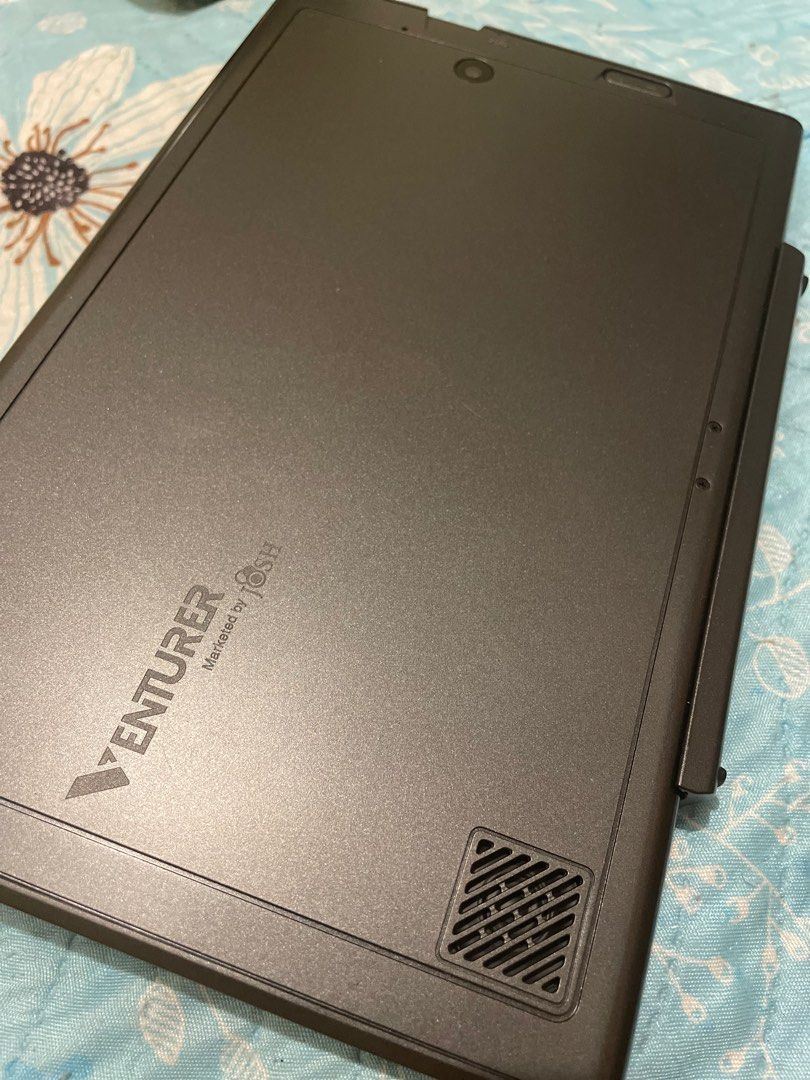 Venturer 2 in 1 mini laptop/tablet (Category: Windows) located in Makati City. Submitted by sandzs (Listing ID 1286549271, Image 3). Description: Di nagamit nilabas lng sa kahon Bought out of impulse Takaw mata kahit meron nmn ako existing laptop Complete with box Freebies: free mouse Samahan ko pa ng webcam kahit may built in webcam to May built in ding free microsoft word, excel, powerpoint at onenote Free Bnew laptop cover Good for personal la