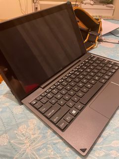 Venturer 2 in 1 mini laptop/tablet