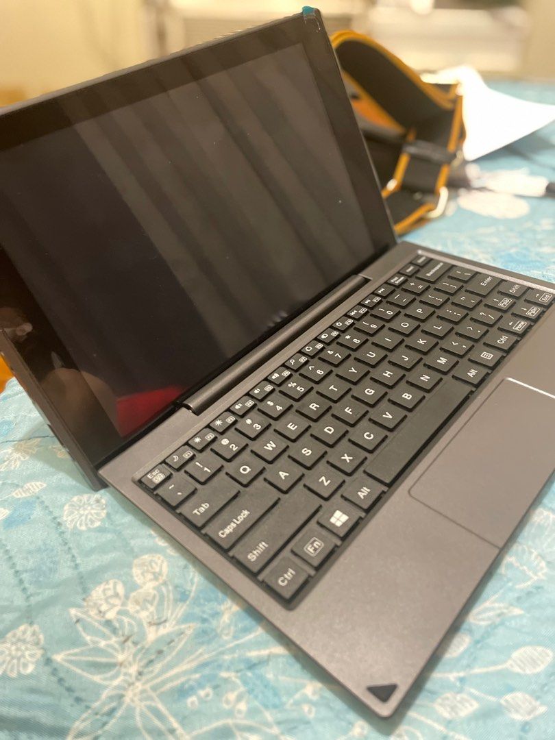 Venturer 2 in 1 mini laptop/tablet (Category: Windows) located in Makati City. Submitted by sandzs (Listing ID 1286549271, Image 2). Description: Di nagamit nilabas lng sa kahon Bought out of impulse Takaw mata kahit meron nmn ako existing laptop Complete with box Freebies: free mouse Samahan ko pa ng webcam kahit may built in webcam to May built in ding free microsoft word, excel, powerpoint at onenote Free Bnew laptop cover Good for personal la
