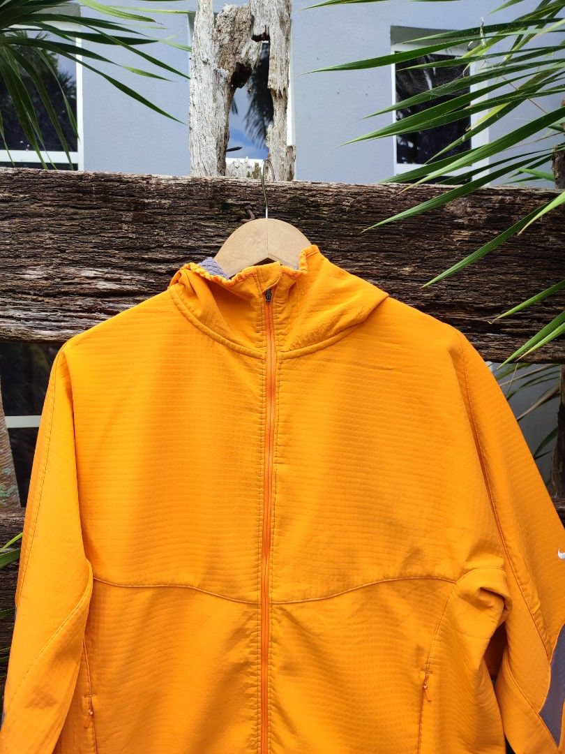 Nike sphere deals thermal jacket