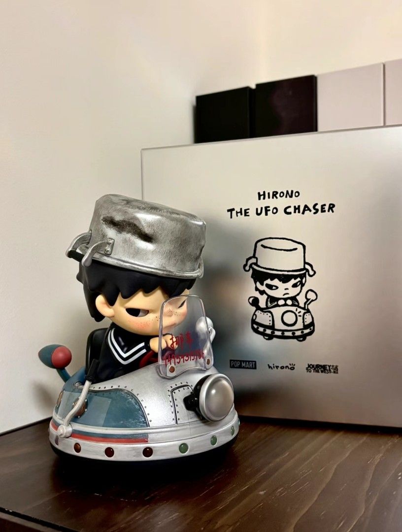 Popmart THE UFO CHASER Hirono ビッグサイズ - フィギュア