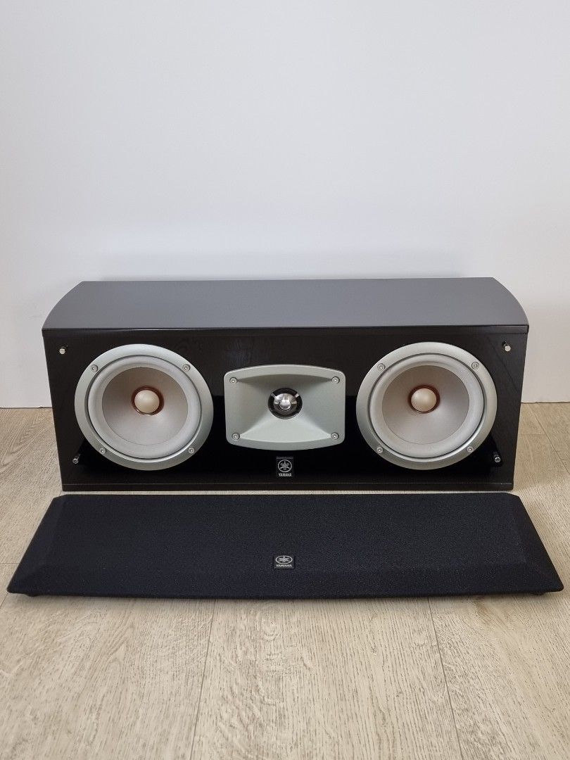 Carefully maintained Yamaha NS C444 BL Center speaker slightly negotiable