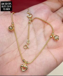 18k Saudi Gold Charm Bracelet 7.5"