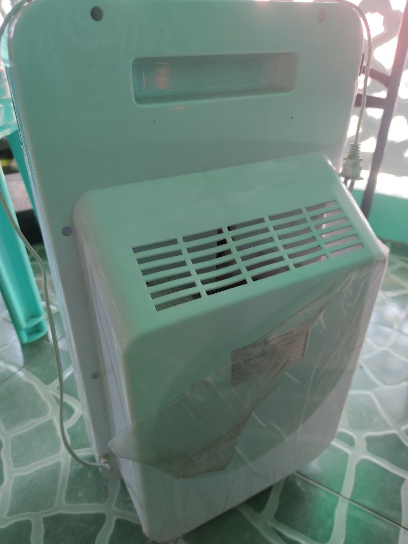 Air purifier (Category: Air Purifiers & Dehumidifiers) located in Cavite. Submitted by argeteherbert03 (Listing ID 1286772343, Image 1). Description: .