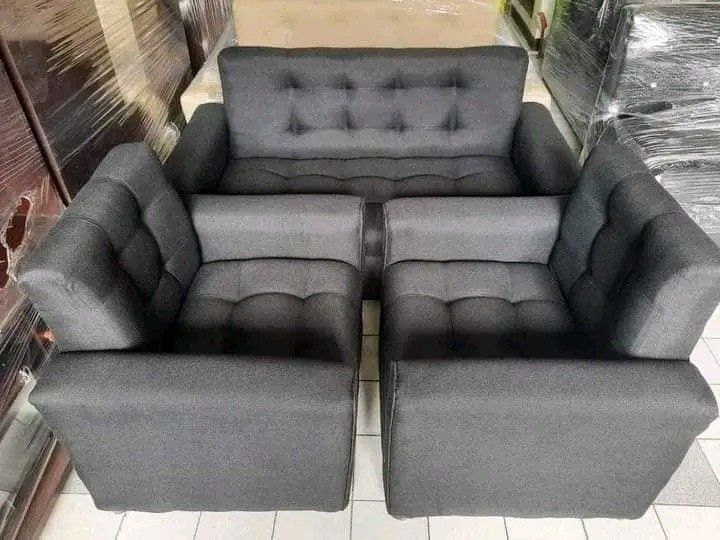 ambasador set (Category: Sofas) located in Manila. Submitted by saguittarian06 (Listing ID 1286657571, Image 3). Description: Ambassador set Table not included.