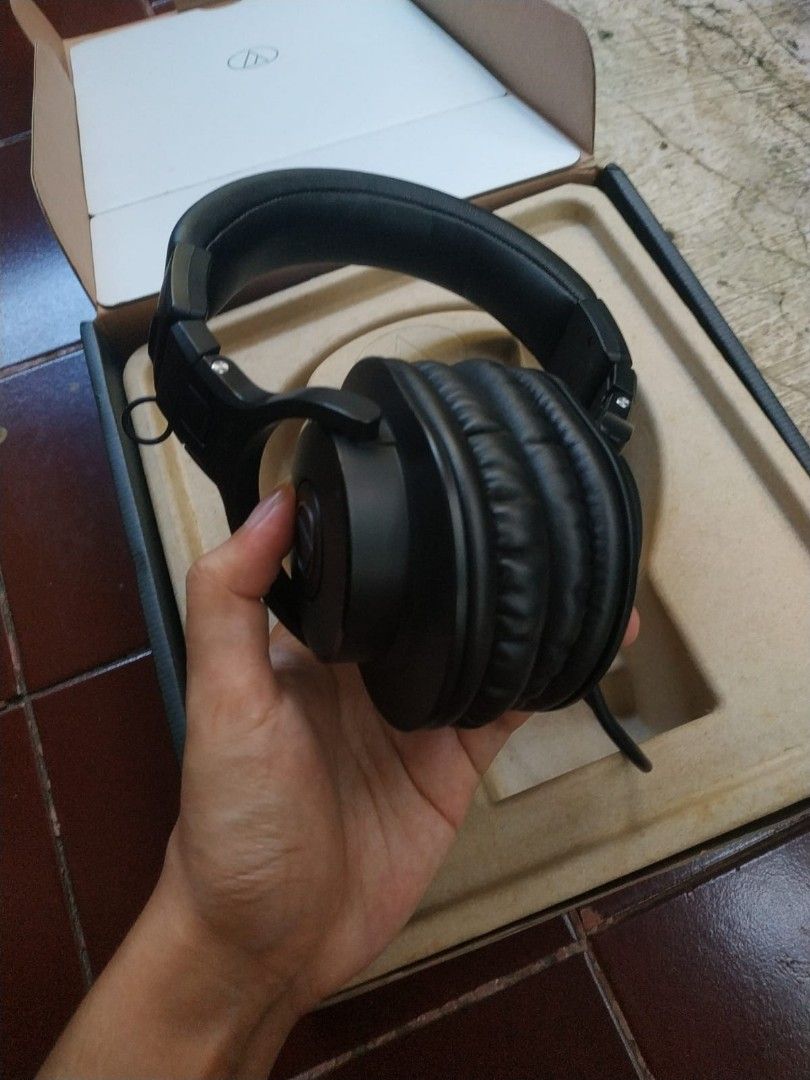 Audio technica ATH M30X headphone wireless Monitoring editing