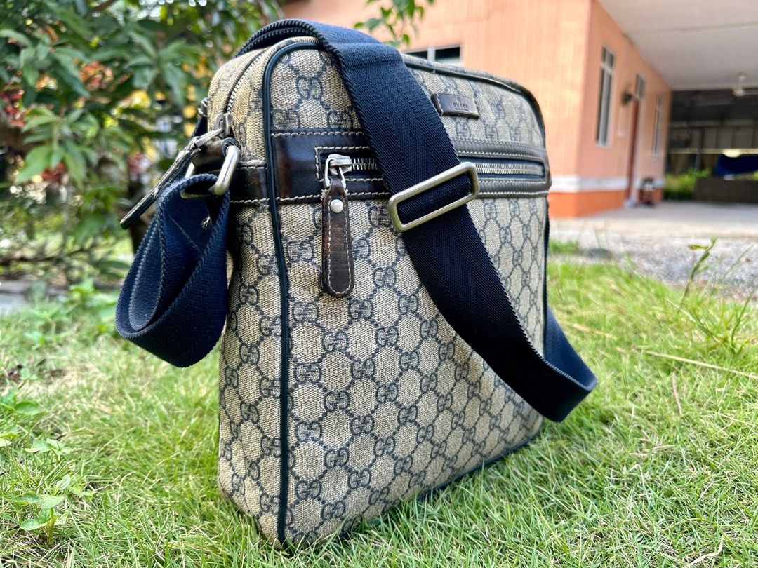 Authentic Gucci GG Supreme Medium Crossbosy Bag Luxury Bags