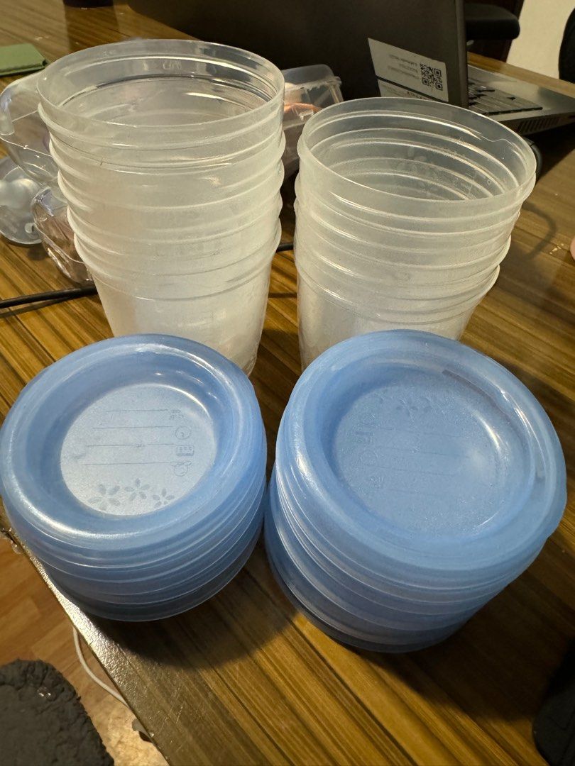 Avent Breastmilk storage cups (Category: Breastfeeding & Bottle Feeding) located in Quezon City. Submitted by lexieshuu162243 (Listing ID 1286739688, Image 3). Description: 9 pieces of breastmilk storage cups. Brand new..