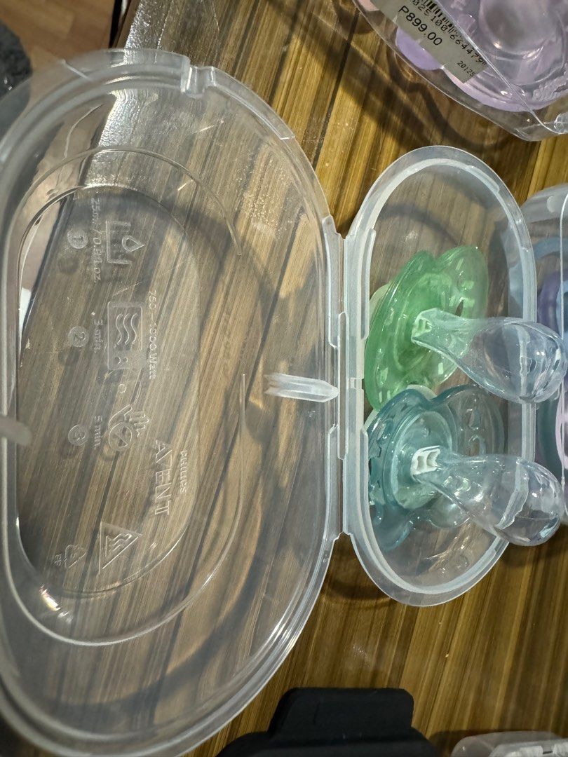 Avent Pacifier tommee tippee (Category: Soothers & Pacifiers) located in Quezon City. Submitted by lexieshuu162243 (Listing ID 1286738751, Image 3). Description: Bought in the US. Never been used. .