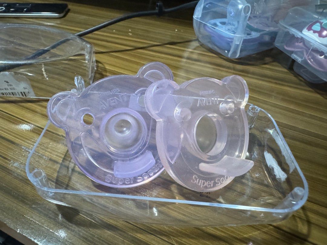 Avent Super Soothie 6-18m (Category: Soothers & Pacifiers) located in Quezon City. Submitted by lexieshuu162243 (Listing ID 1286737914, Image 3). Description: Super Soothie pacifier was not used. Bought for 899..
