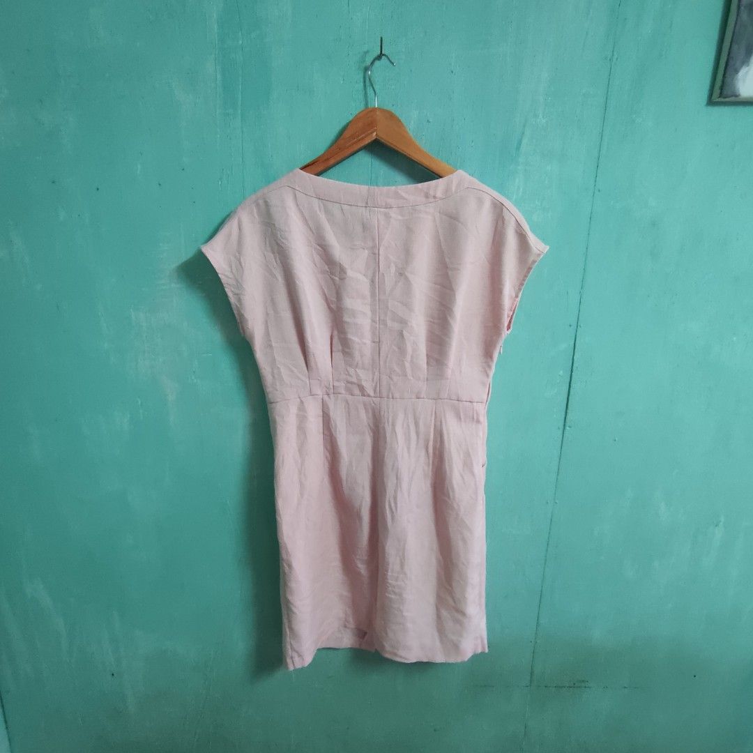 Baby Pink Office Dress (Category: Dresses) located in Quezon City. Submitted by emdele (Listing ID 1286688528, Image 2). Description: can fit up to semi- large frames.