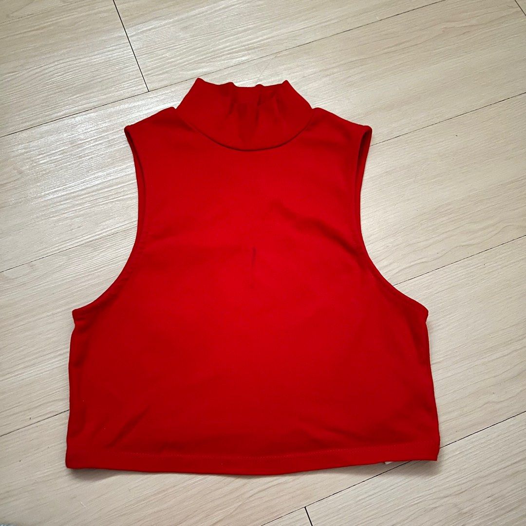 Bershka Turtle Neck Crop Top (Category: Others Tops) located in Manila. Submitted by saydeclutter (Listing ID 1286712242, Image 1). Description: used once medium may small stain pero not noticeable LP posted; will keep it instead of selling it lower no low-ballers buyer covers shipping fee.