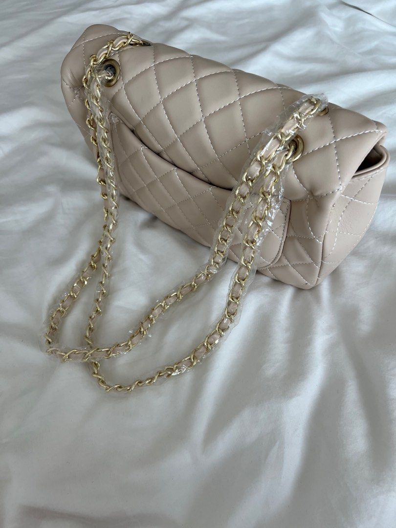 Chain handbag hotsell