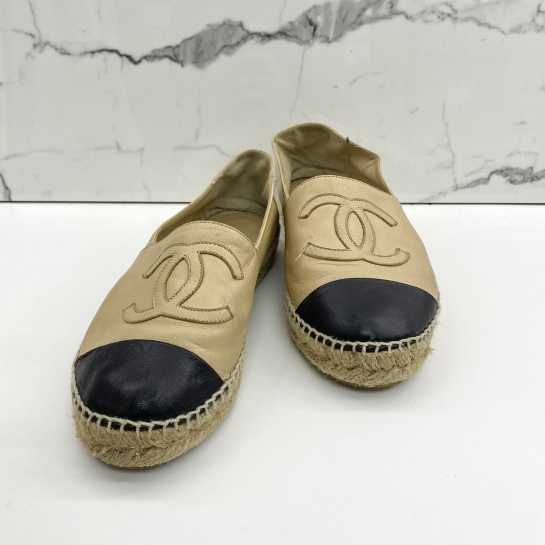 CHANEL G29762 BICOLOURED BEIGE ESPADRILLES SIZE 38 SLIP ONS