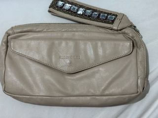 (Kategori: ) berada di . Dikirim oleh golduinstore (ID iklan 1286639290, Gambar 1). Deskripsi: .