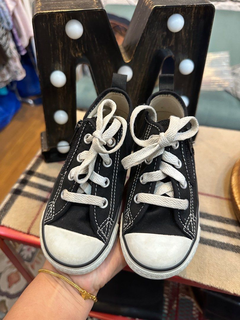 Size 1 deals converse shoes