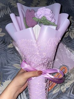 Crochet Flowers with wrapper and paper bag na! 