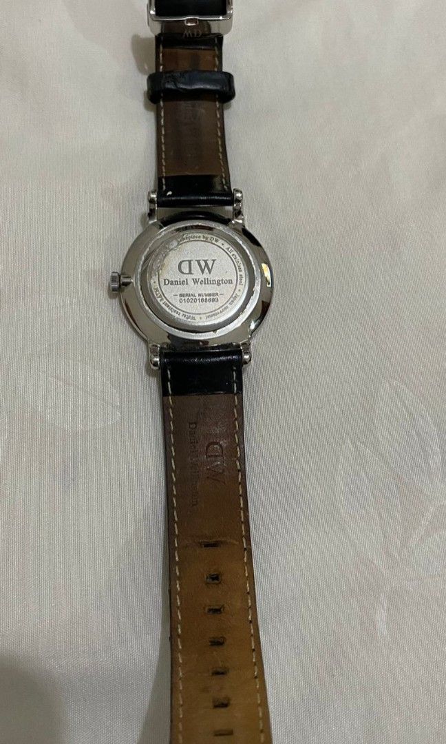 Serial number daniel wellington cheap asli