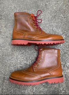 DANNER MEDALLION LACE UP BOOTS