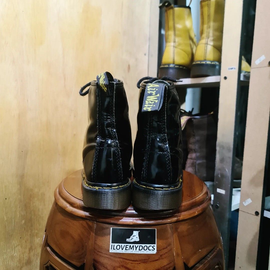 Dr. Martens 1360 black patent 38 ENGLAND Fesyen Pria Sepatu Sepatu Boot di Carousell