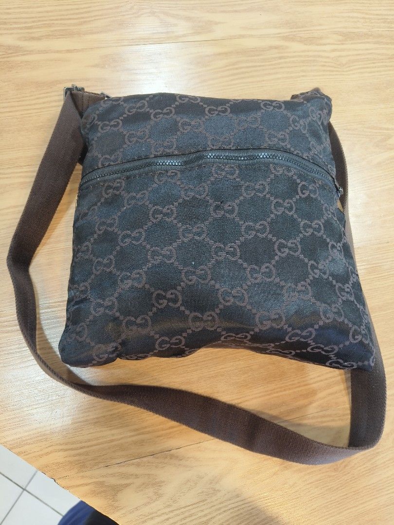 Gucci pouch sale sale