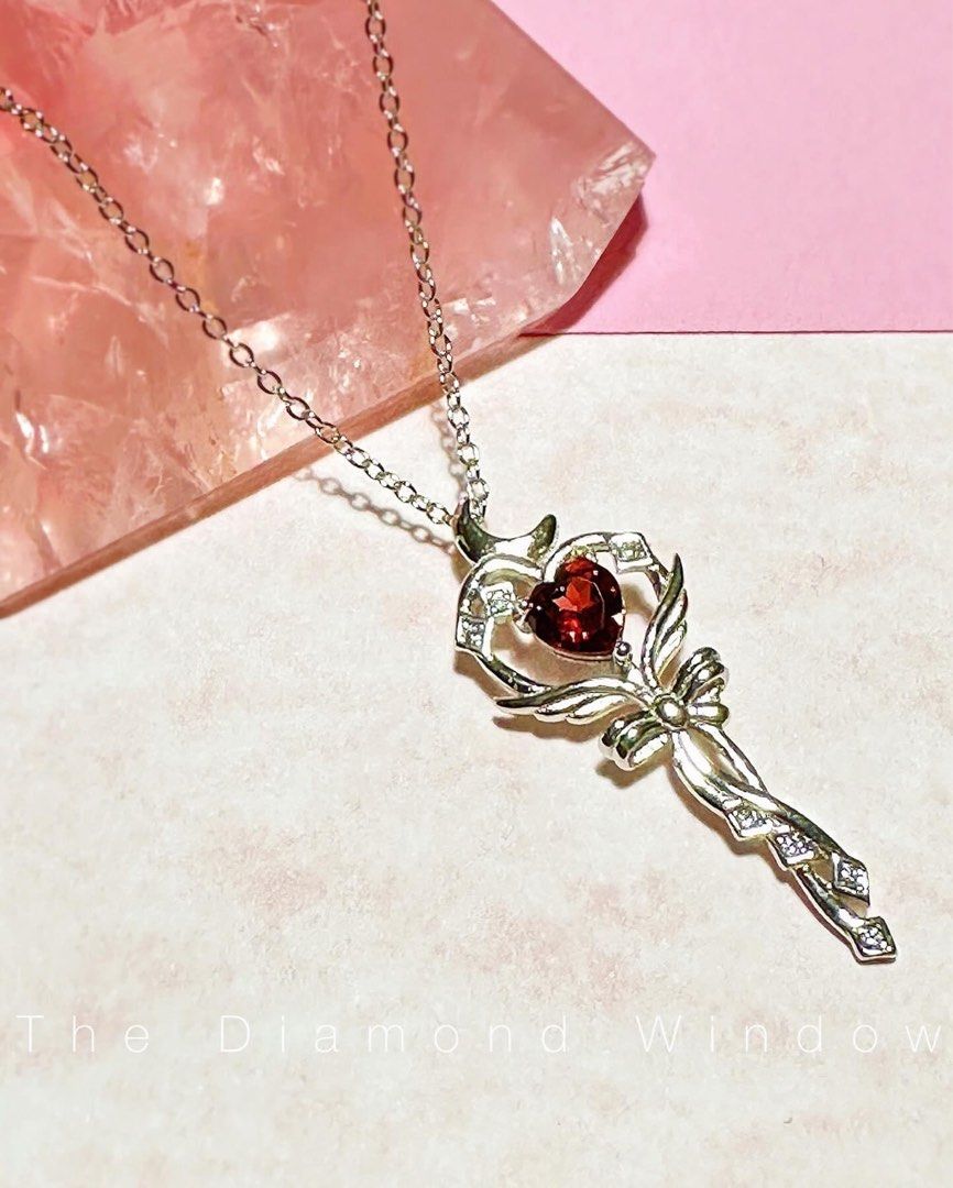 Garnet on sale silver pendant