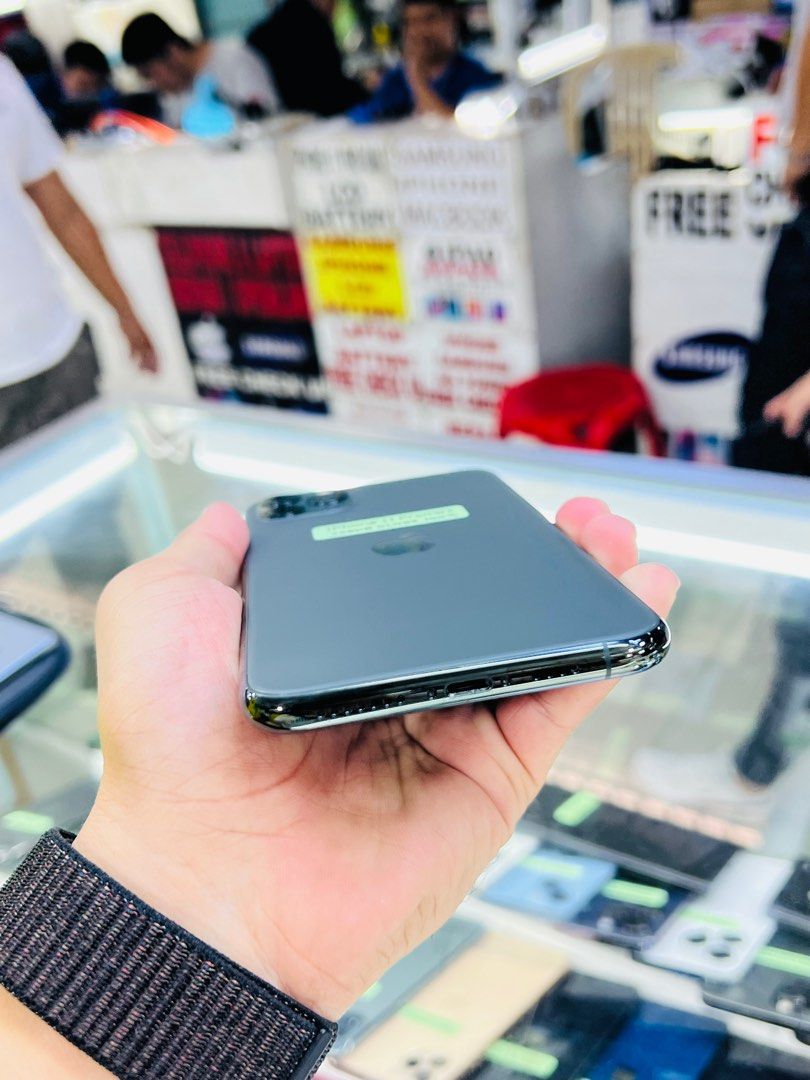 iPhone 11 Promax 256GB 100BH Openline 99%smooth No issues (Category: iPhone 11 Series) located in San Juan City. Submitted by saabangadgetshop (Listing ID 1286640971, Image 3). Description: Onhand | Pre-owned iPhone 11 Promax 256GB GLOBELOCKED NTC APPROVED Battery Health 100% NO HIDDEN ISSUES NO HISTORY OF REPAIR 99%Smooth TEST TO SAWA RESET ALL YOU WANT NOT REFURBISHED AUTHENTIC PHONE ALL WORKING 🆓Freebies ✅20w adaptor w/cable ✅Case ✅Tempered M