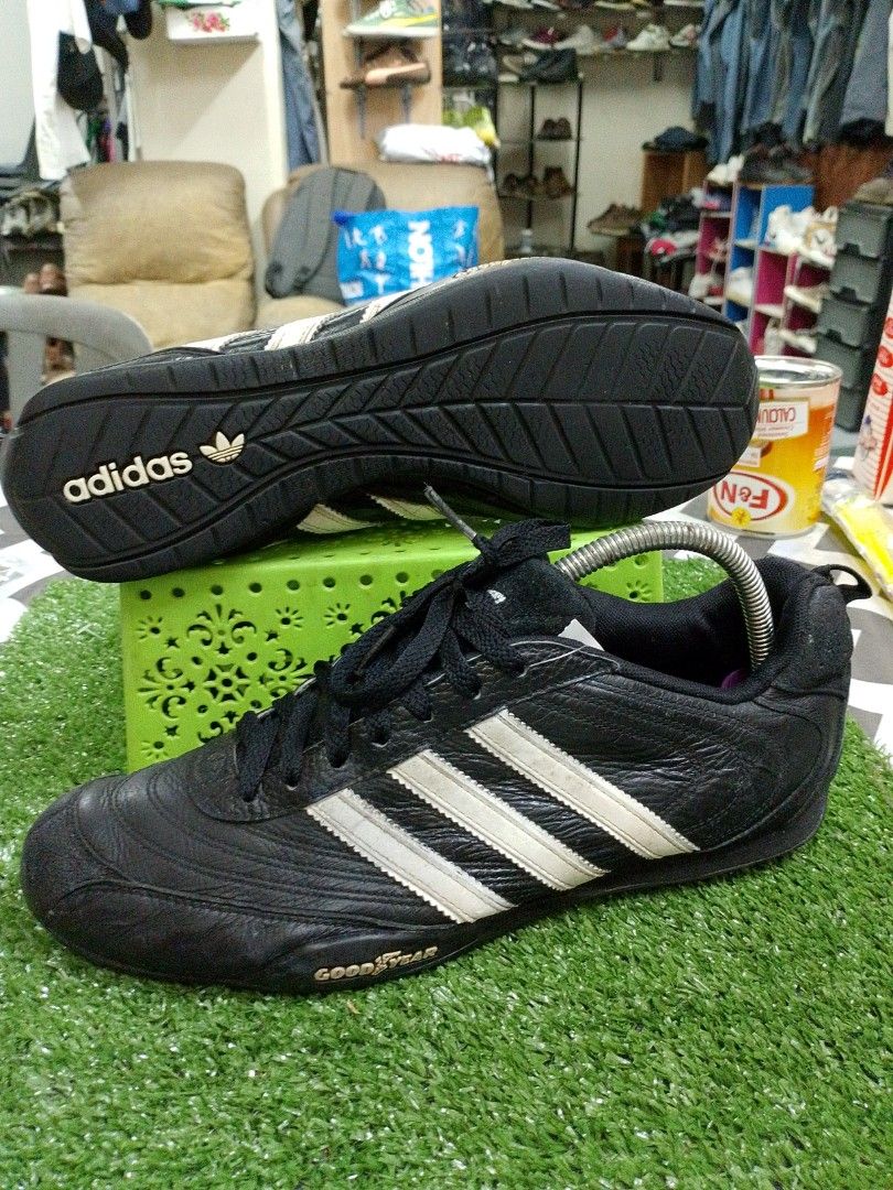 Kasut deals adidas vintage