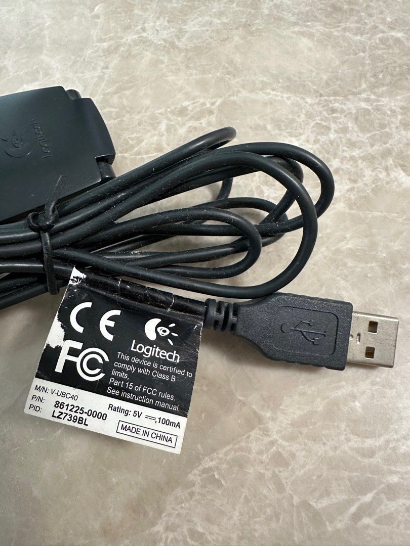 Logitech Web Camera (Category: Webcams) located in Singapore. Submitted by simply_green (Listing ID 1286640079, Image 3). Description: .