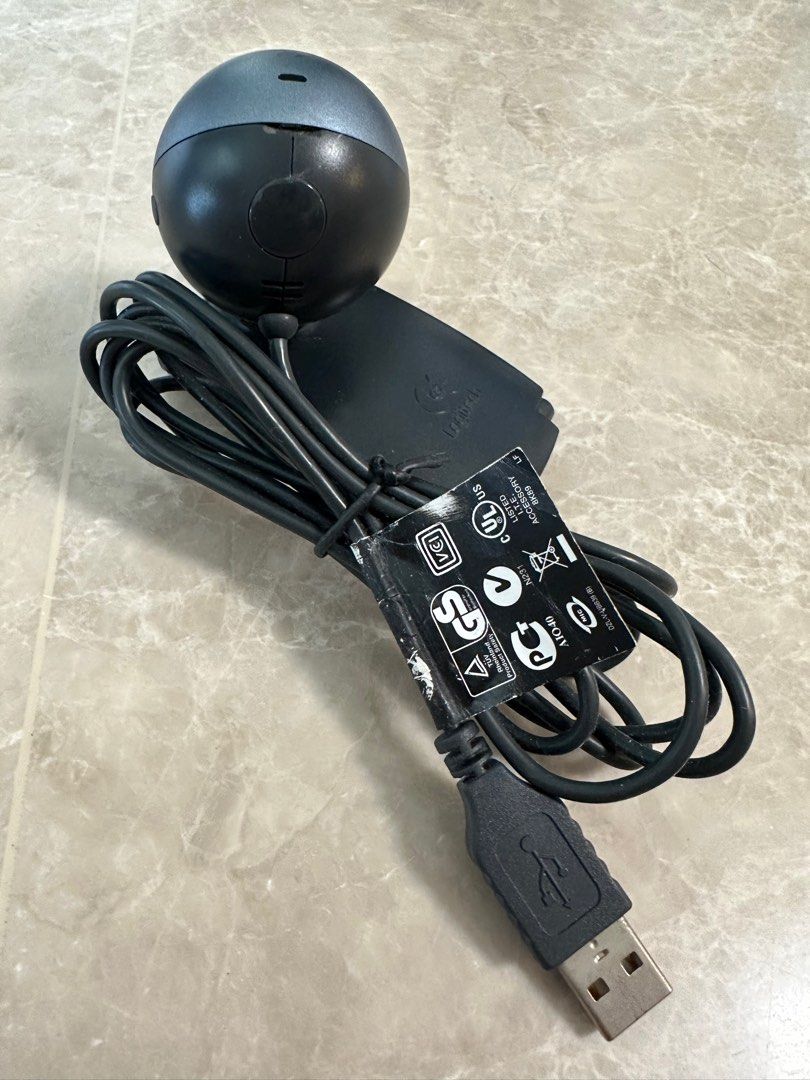 Logitech Web Camera (Category: Webcams) located in Singapore. Submitted by simply_green (Listing ID 1286640079, Image 2). Description: .