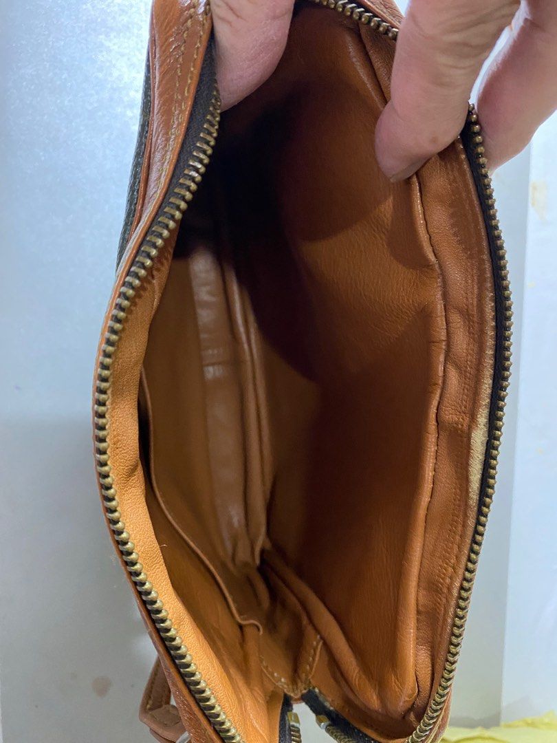Louie Vuitton Clutch Bag (Category: Luxury Bags & Wallets) located in Manila. Submitted by lauro.catibayan (Listing ID 1286744979, Image 3). Description: Louie Vuitton Clutch bag for sale. With inside pocket. Newly sanitized and waxed. .