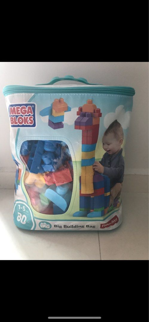 Mega block (Category: Lego & Building Sets) located in Singapore. Submitted by littleab (Listing ID 1286678027, Image 5). Description: Is a mega block fairlytale table n builders bag combined(no packaging n box), may lost few piece all in photo 2,3&4 will be given .