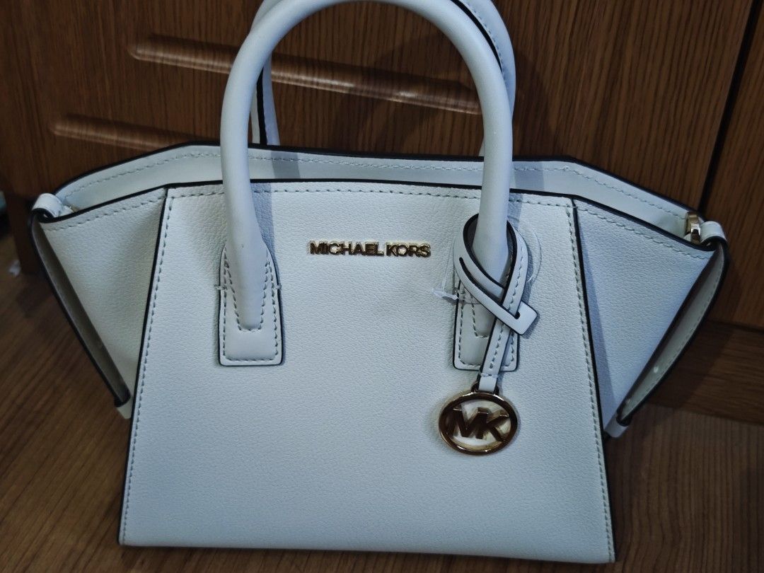 Michael Kors Avril Small (Category: Luxury Bags & Wallets) located in Imus. Submitted by rayemes (Listing ID 1286757551, Image 1). Description: - rank S - brand new - Legit MK - padala from US.