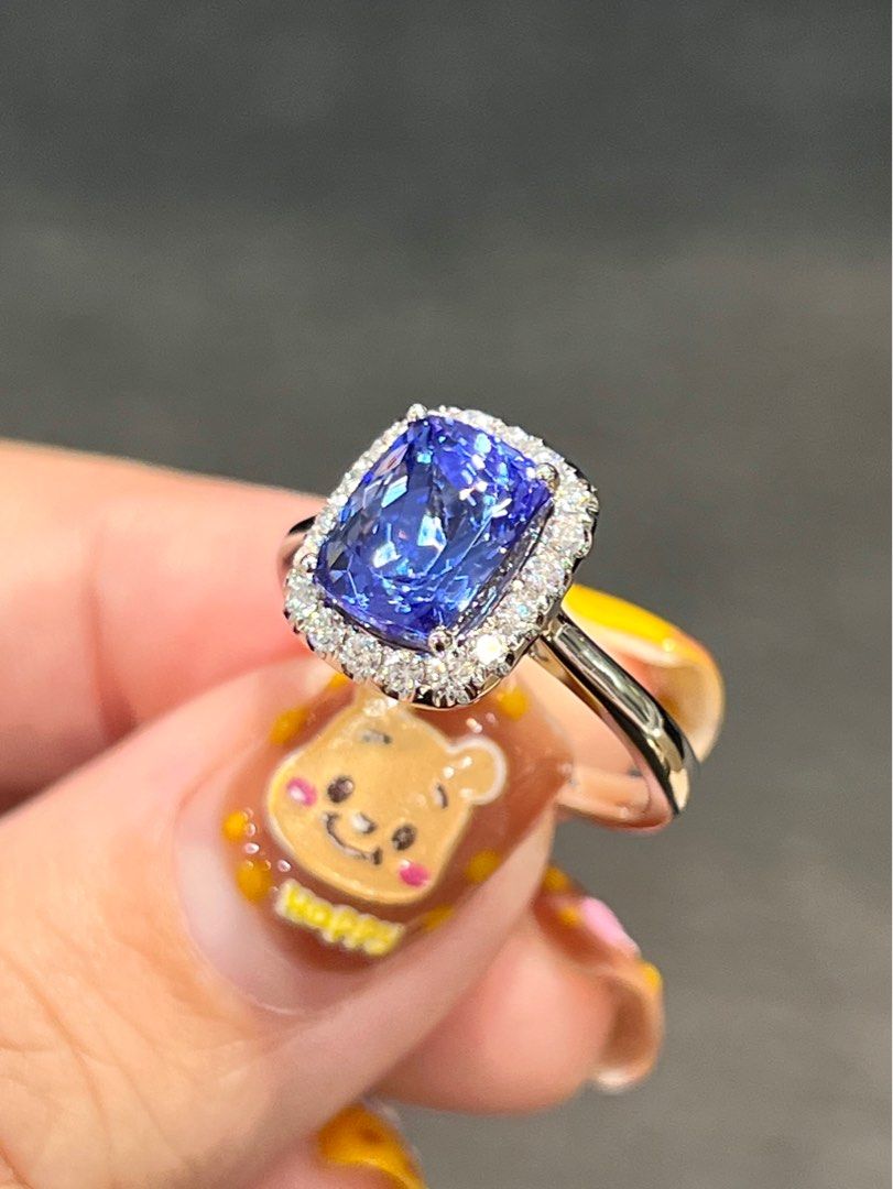 White tanzanite clearance