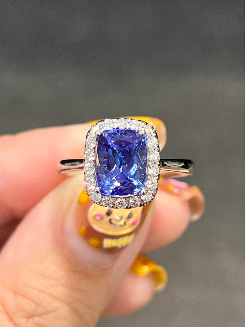White tanzanite clearance