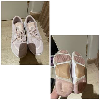 Cheap best sale pink sneakers