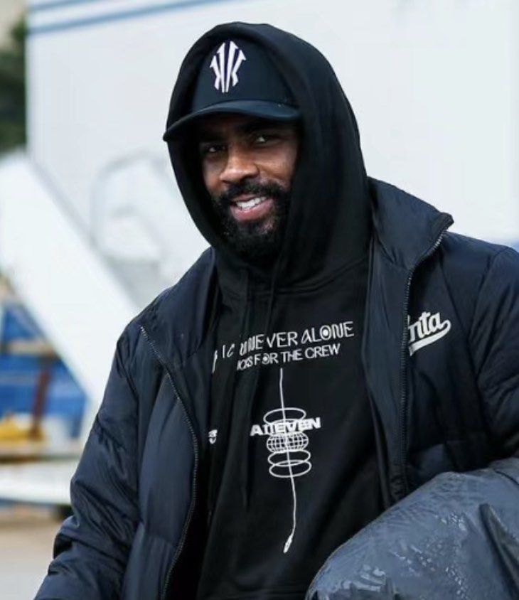 Pre order Kyrie Irving Logo Cap 帽by Anta, 男裝, 手錶及配件, 棒球