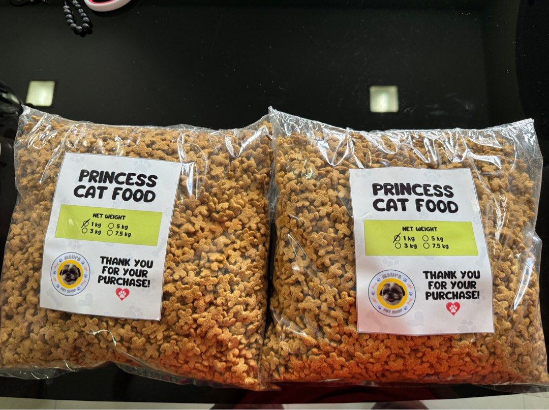 Princess Cat Food - 1kg REPACKED (Category: Pet Food) located in Manila. Submitted by mauispetshop (Listing ID 1286672300, Image 2). Description: -Princess Catfood is formulated to meet the nutritional levels established by the Association of American Feed Control Officials (AAFCO) cat food nutrient for all life stages. -100% complete and balanced nutrition -For all life stages -Highly palatable -Fortified with vitamins and minerals like Taurine 