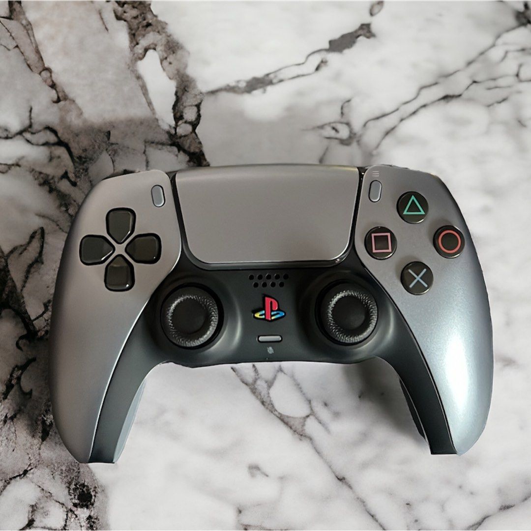 PS5 Controller (Category: Controllers) located in Singapore. Submitted by jesus1019 (Listing ID 1286807456, Image 1). Description: .