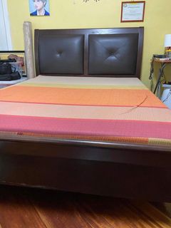 Queen Size Bed Frame with Mattress