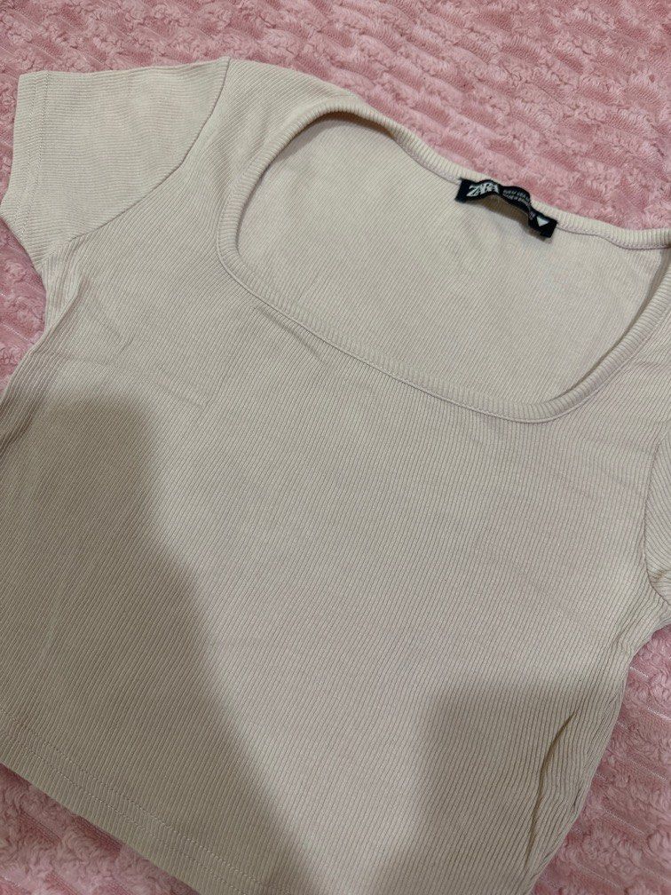 Square Neck Crop Top (Baby Pink) (Category: Others Tops) located in Baguio. Submitted by _matchalattee (Listing ID 1286699200, Image 3). Description: Brand: Zara Color: Baby Pink / Light Pink Size: XS-S MOP: GCASH or Metrobank.