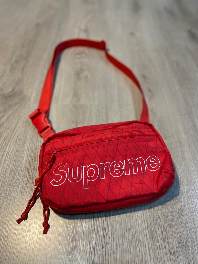 Supreme FW18 Shoulder Bag Red