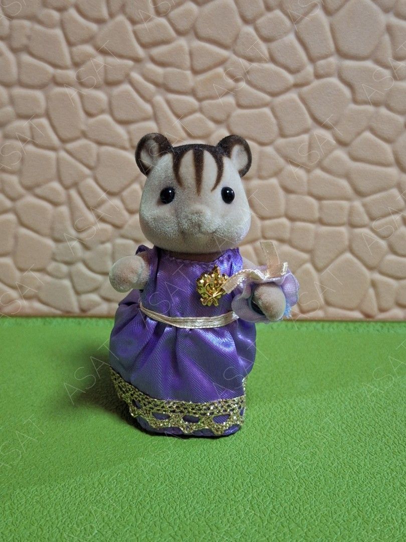 Sylvanian Families Town Series Dress (Category: Babies & Kids Fashion) located in Valenzuela. Submitted by allsortsathings.mnl (Listing ID 1286812816, Image 3). Description: ‼️FOR SALE‼️ FROM JAPAN🇯🇵 ✅️ON HAND 1. Sylvanian Families Town Series Dress 🏷PHP 120/set Until supplies last☺️ LOC: Metro Manila.