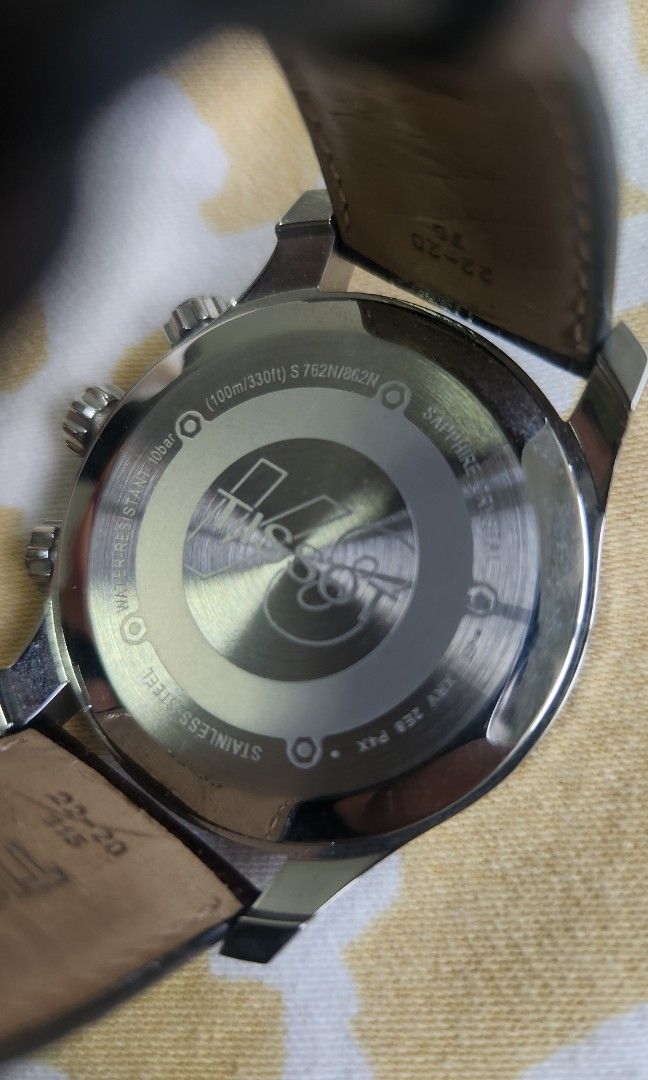 Quartz v8 top collection watch price