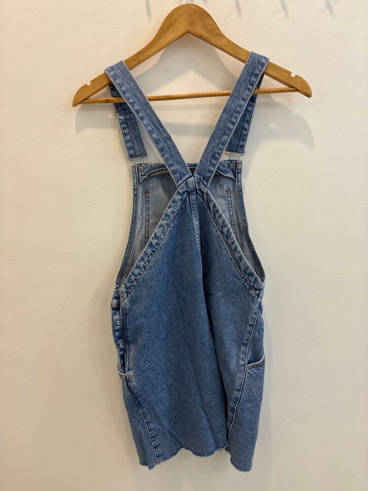Topshop Denim Jumper Size 36 (Category: Dresses) located in Tarlac. Submitted by kloset.kween (Listing ID 1286727857, Image 2). Description: .