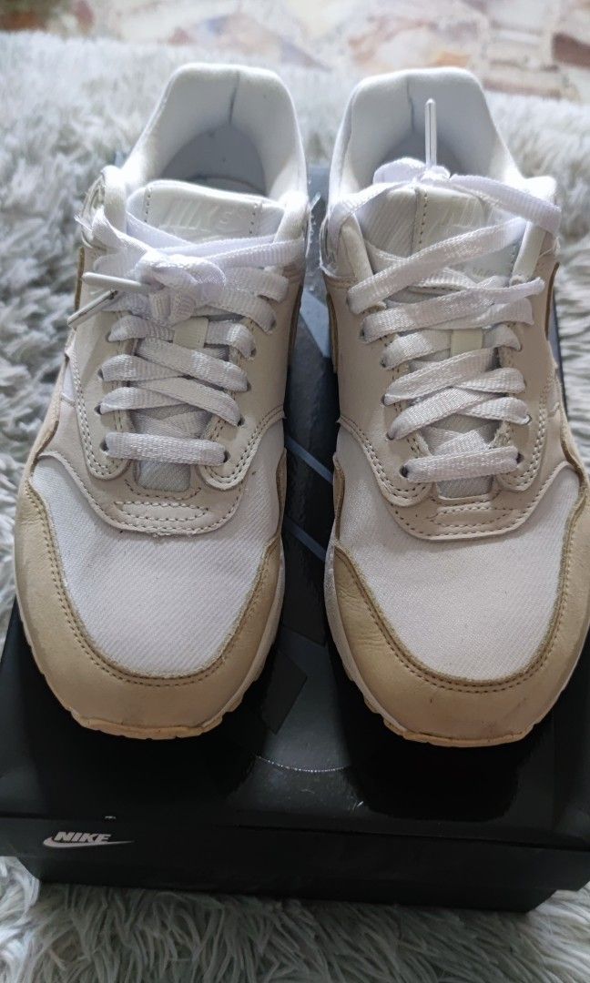 W NIKE AIR MAX 1 PRM ESS SANDDRIFT US 7 UK 4.5