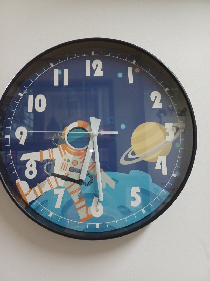 Wall Clock (Category: Clocks) located in Singapore. Submitted by ttioo (Listing ID 1286741223, Image 1). Description: different designs avail. pls state which you want.