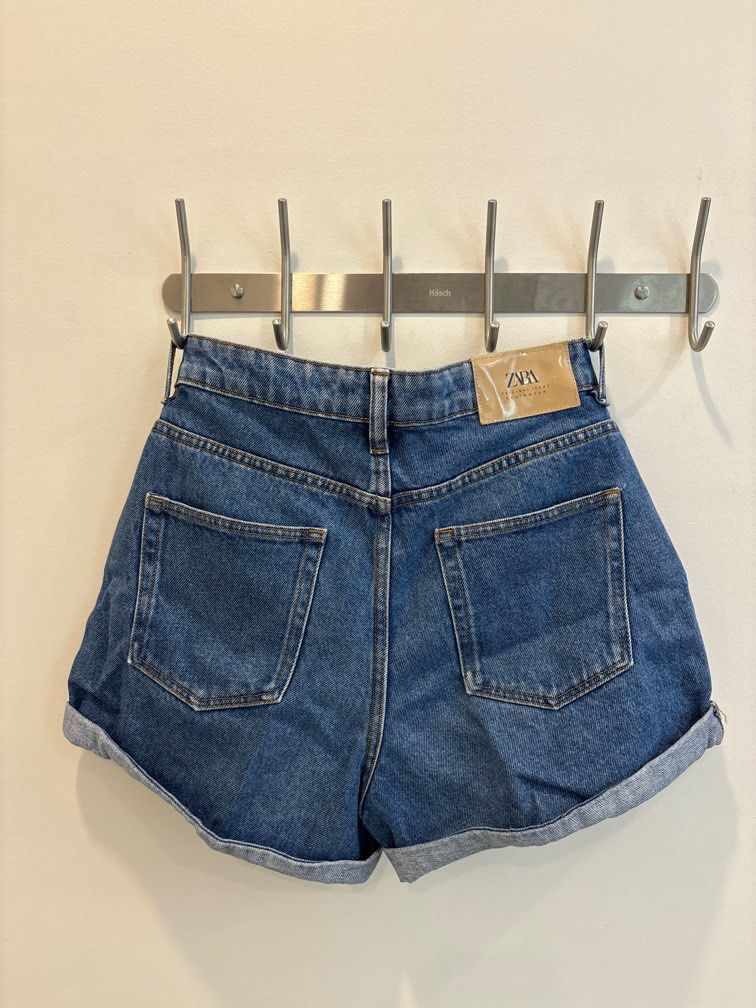 Zara Blue Denim Shorts Size 36 (Category: Shorts) located in Tarlac. Submitted by kloset.kween (Listing ID 1286726794, Image 2). Description: .