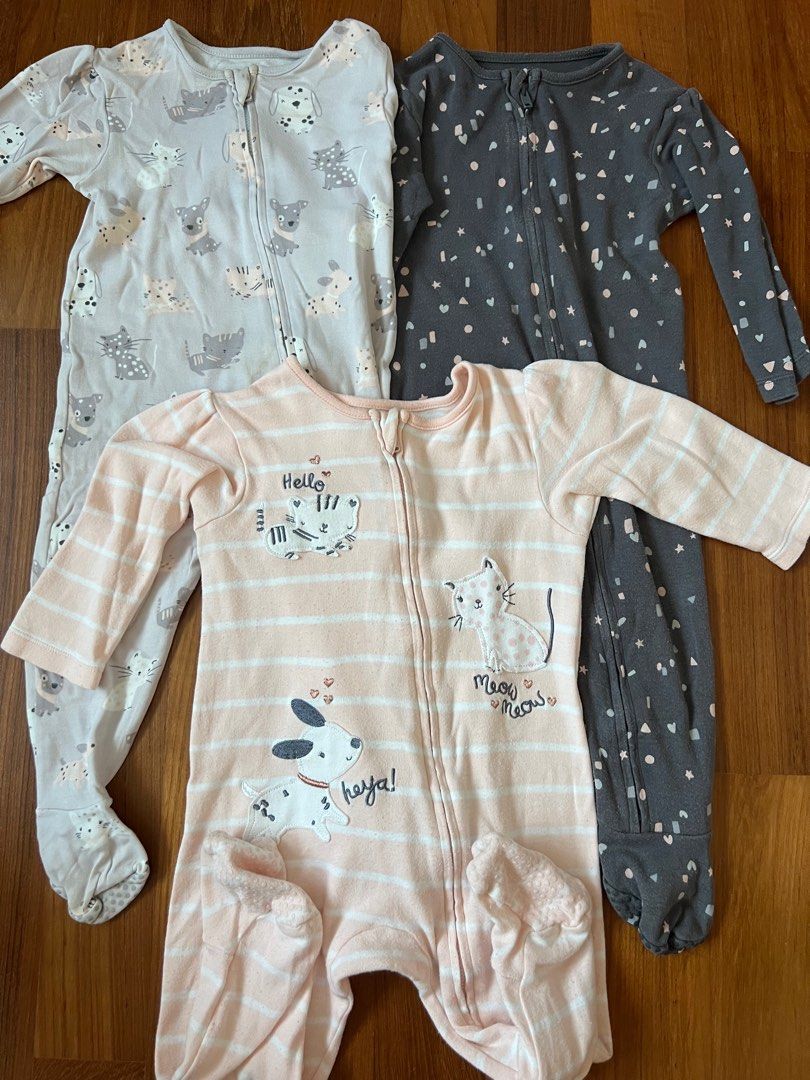 (9-12M) Set of 3 George sleepsuit