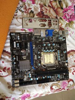 電腦底板